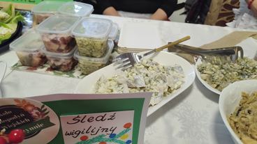 „Z tradycją i ze smakiem” w Ostrówku. Stoiska odwiedziły dziesiątki mieszkańców regionu
